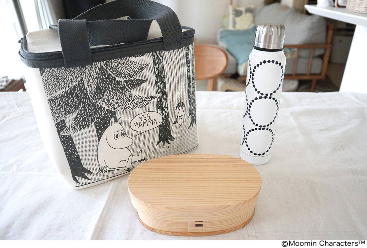 リンネル7月号付録 ムーミンお出かけ保冷バッグにお弁当や水筒が入る