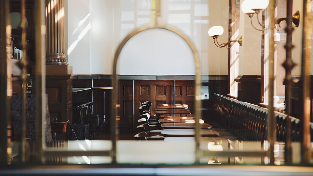 東京駅・丸の内のカフェ「Café 1894」店内