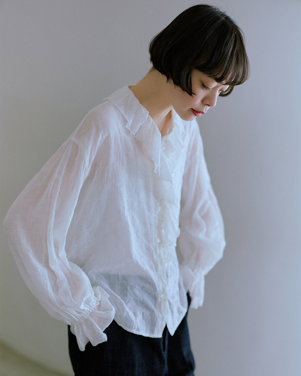 モデルKanocoさん×コンジェ ペイエ アデュー トリステス ブラウス ¥18,700