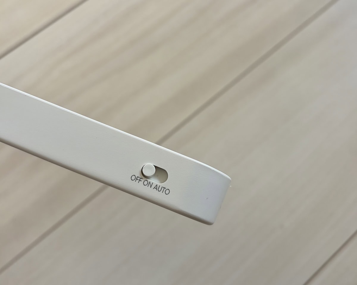 IKEAのクローゼット用ライトのボタン