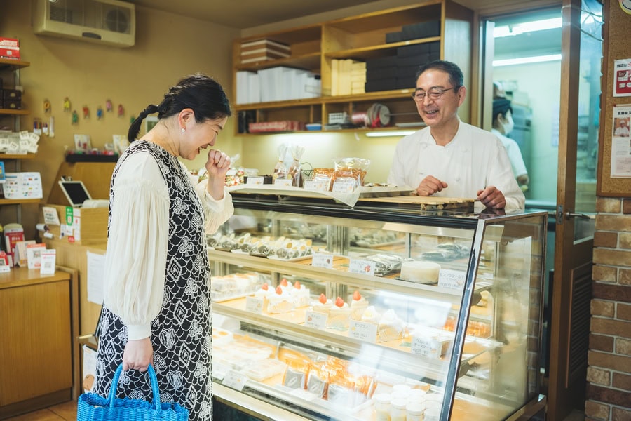 柴又コシジ洋菓子店店内