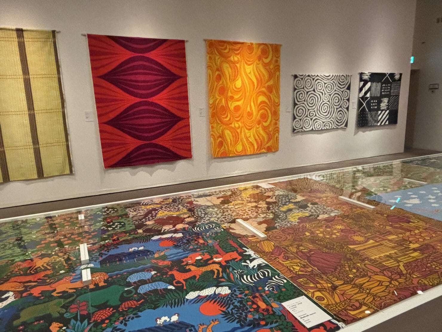 西宮市大谷記念美術館「スウェーデン・テキスタイル展」の展示物