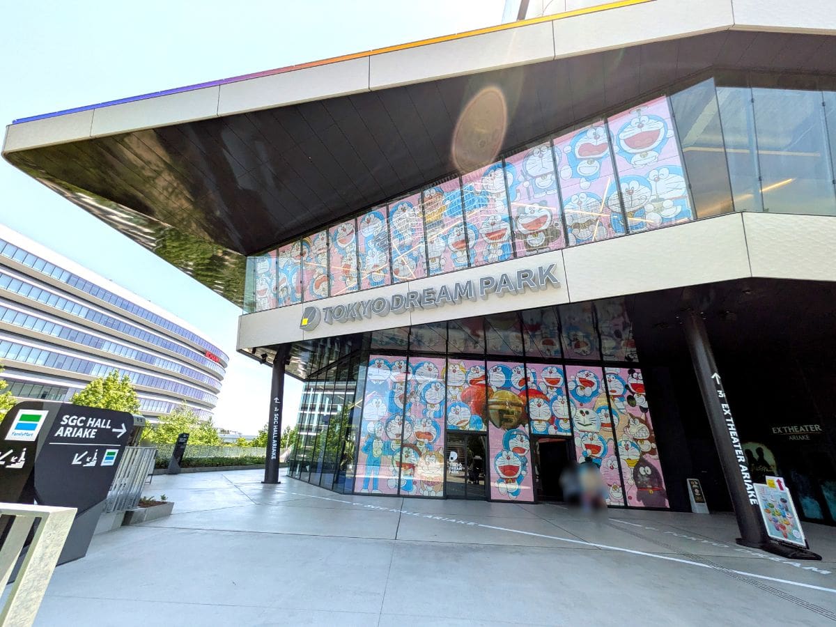 ジャックインザドーナツ東京ドリームパーク店は、東京ドリームパーク2Fの正面入口から。