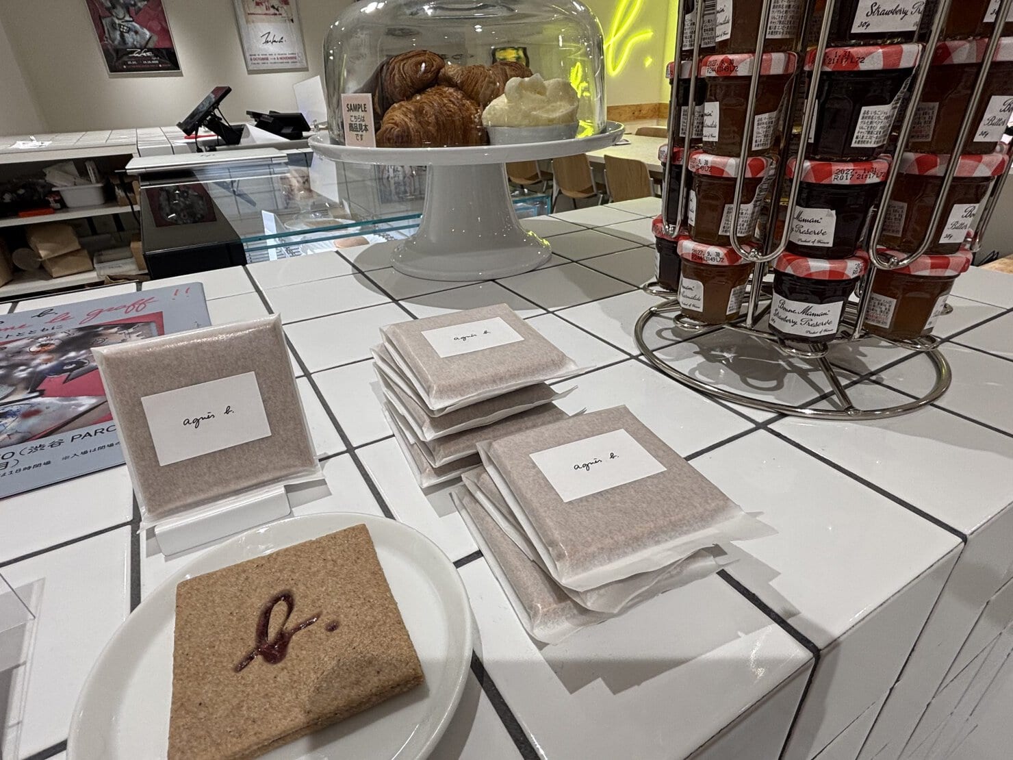 アニエスベーカフェ テイクアウトお菓子のコーナー