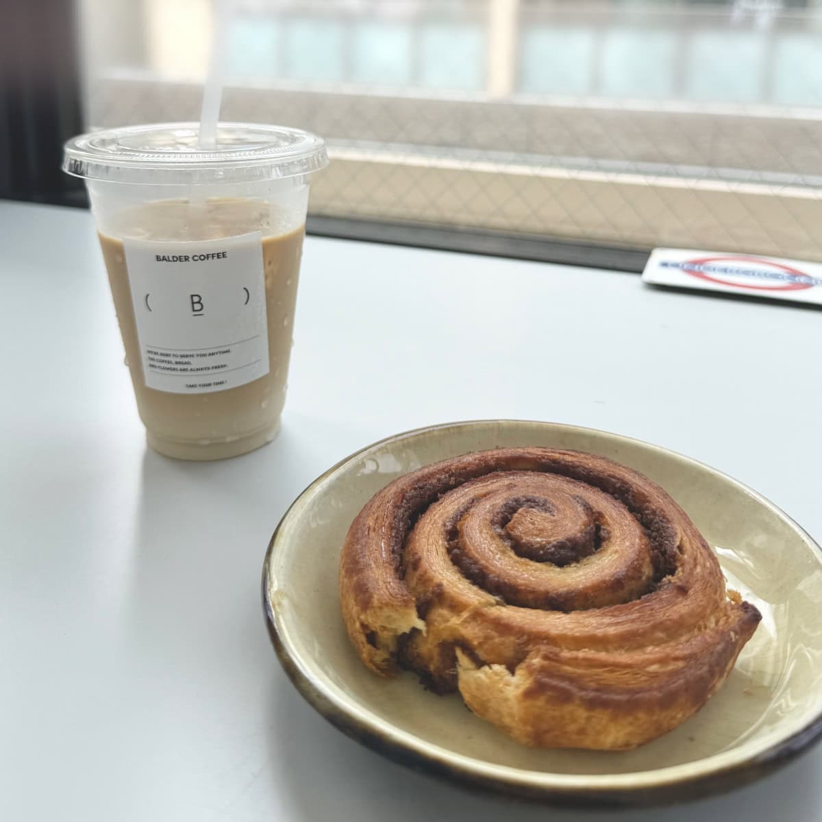 服部緑地bardercoffeeシナモンパンアイスラテ