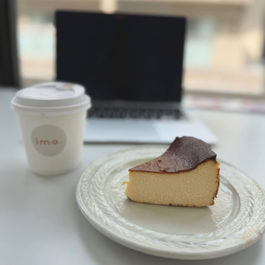 新大阪ima coffee standバスクチーズケーキ