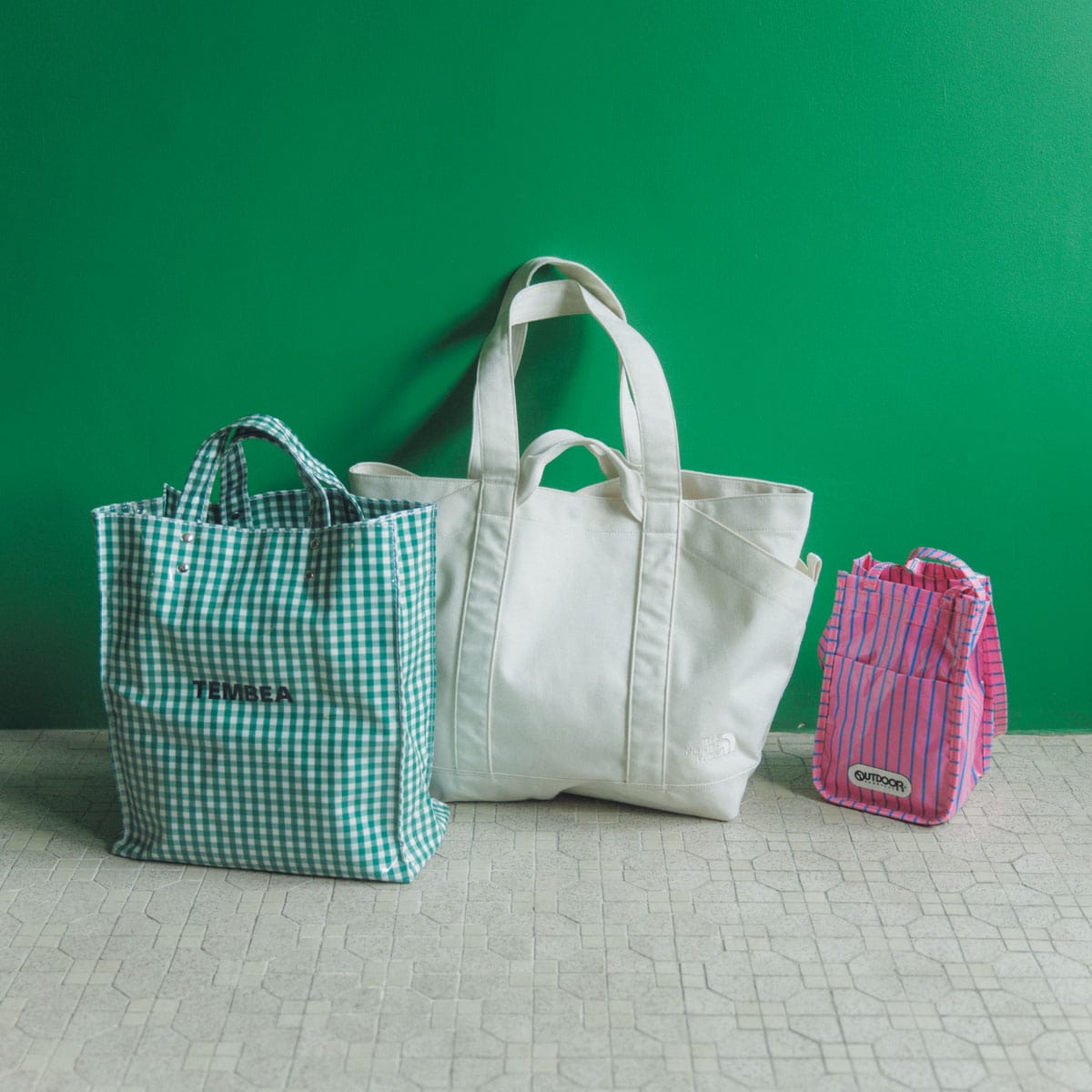 TEMBEA、THE NORTH FACE、OUTDOORPRODUCTSの全天候使えるバッグ