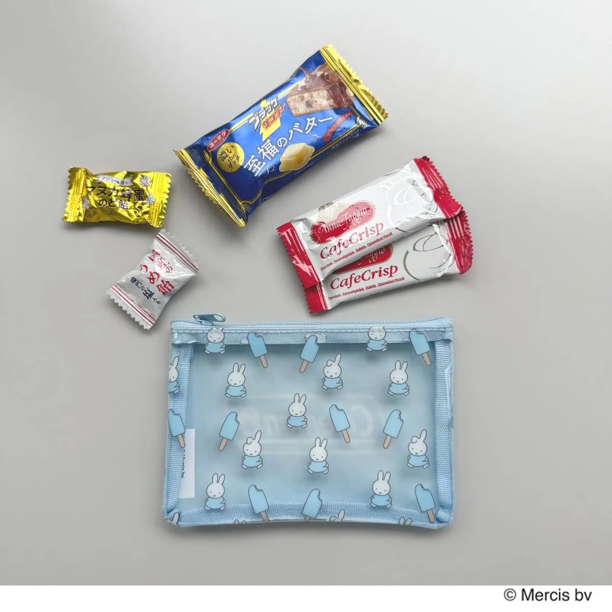 リンネル9月号付録ミッフィー×コールマンクリアポーチをお菓子入れに活用