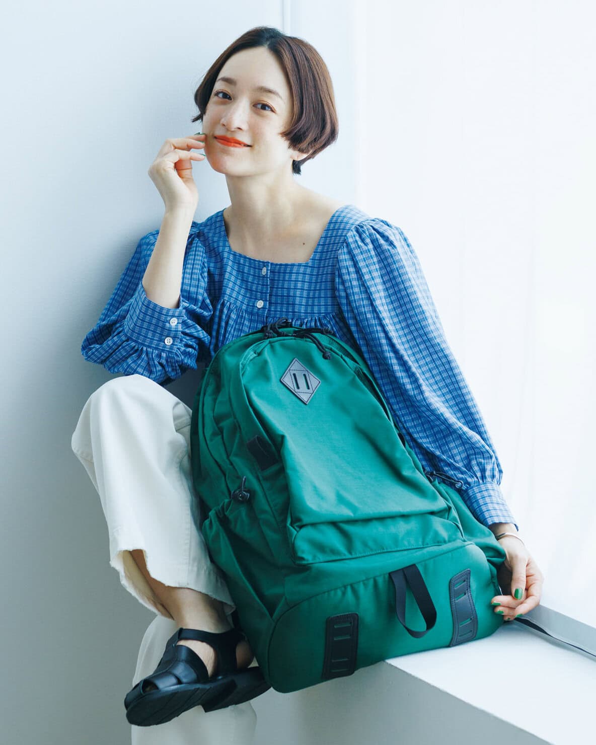 BEAMS PLUSのリュックを高山都さんがコーディネート
