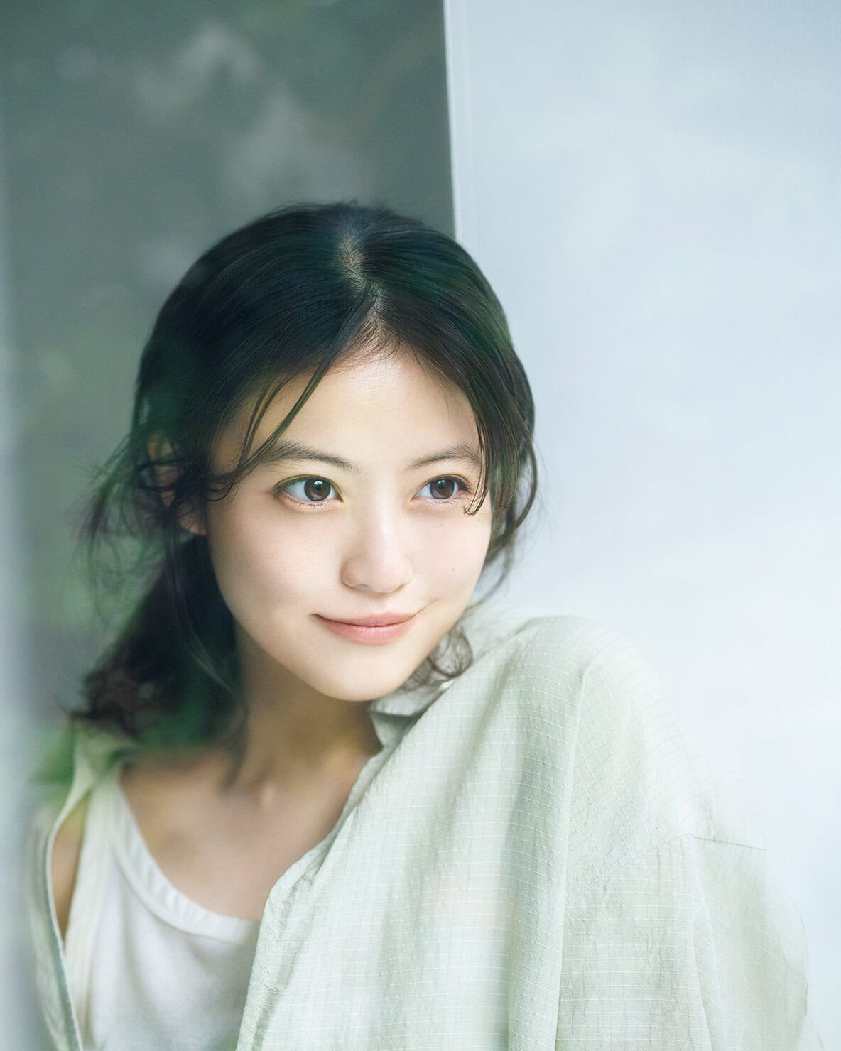 リンネル2026年9月号は今田美桜さんの表紙が目印！素敵なひとの夏服メイクを大調査