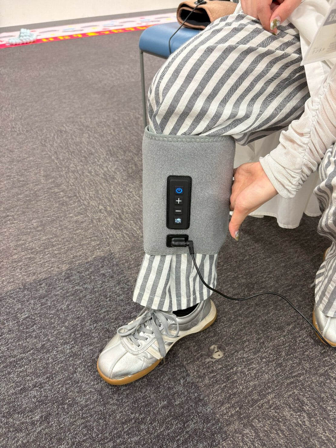 スイッチ一つでブルブルと振動し、今までよりもさらにマッサージ機のような効果を実感できる「ゴリラ仙人のひとつかみ」