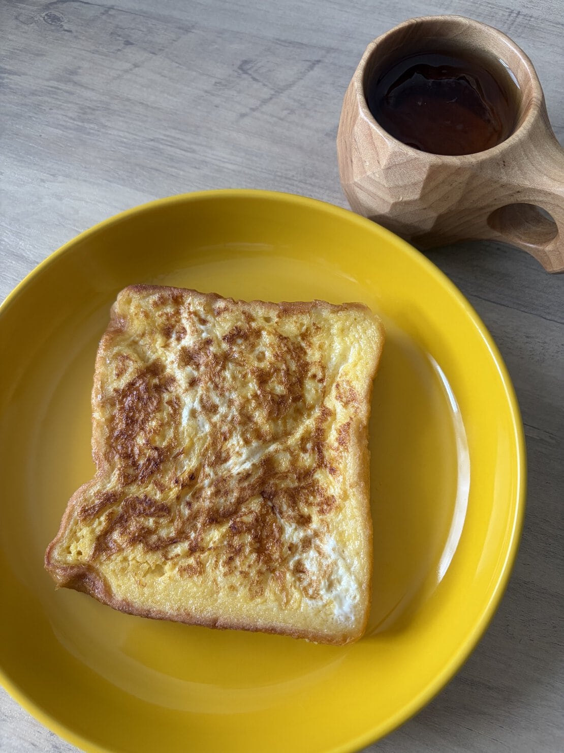 フレンチトーストとアイスコーヒーで朝食