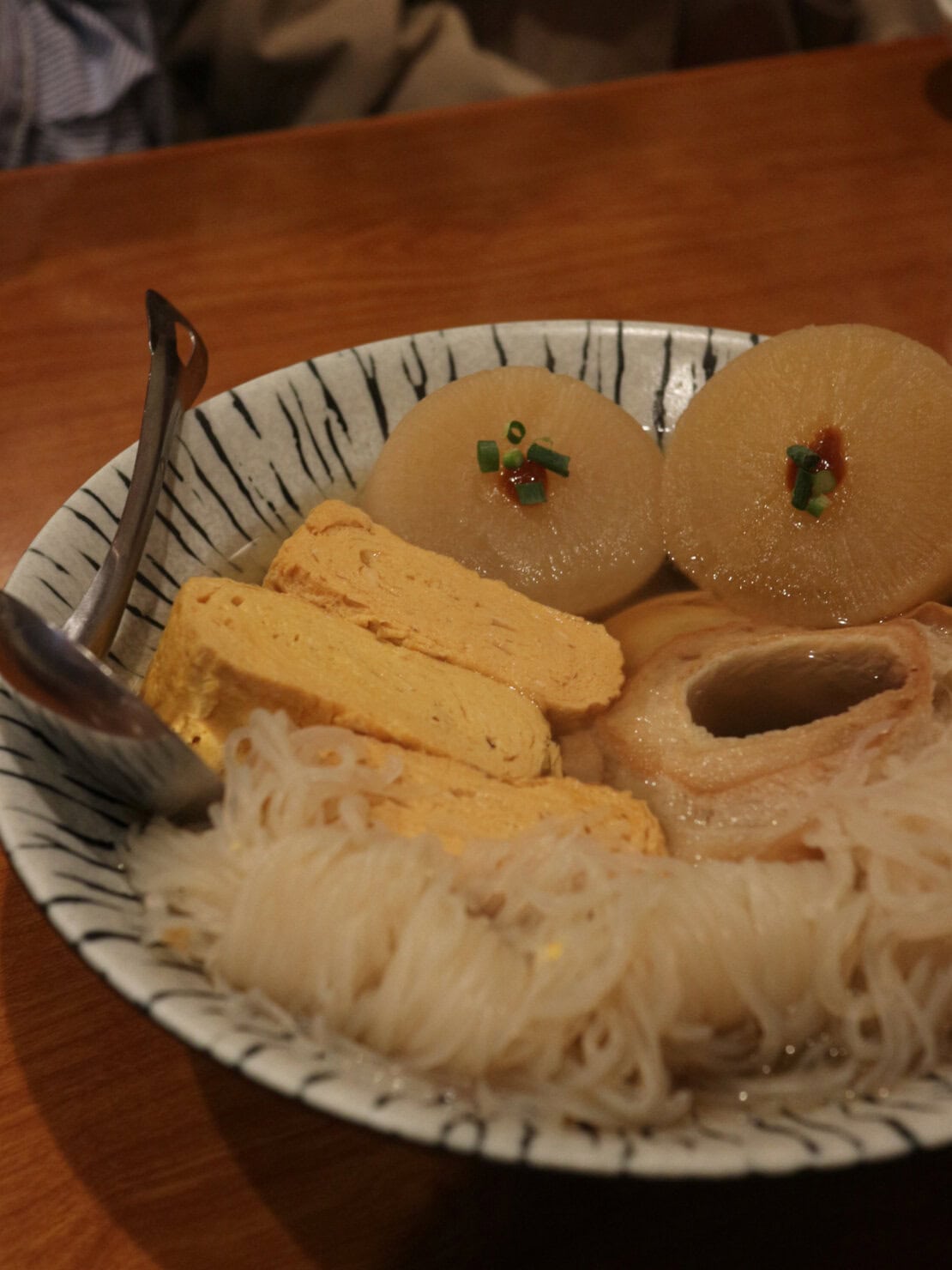 金沢の人気店「三幸」でご当地グルメ・名物金沢おでん