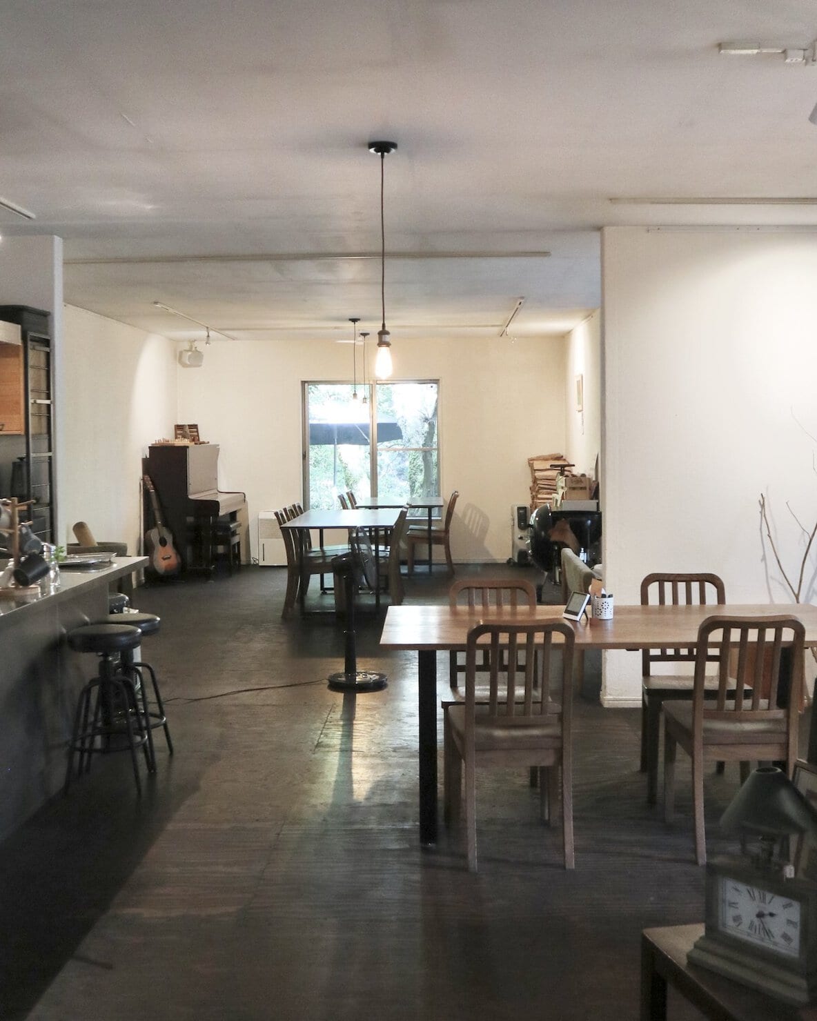 六甲山上のカフェTHIRD PLACE ROKKOの店内
