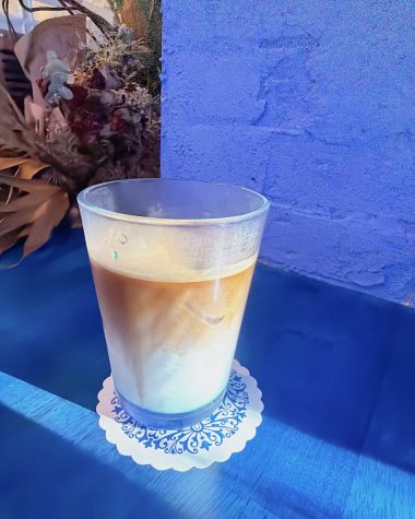 立川のカフェ「two meet coffee room」のアイスラテ