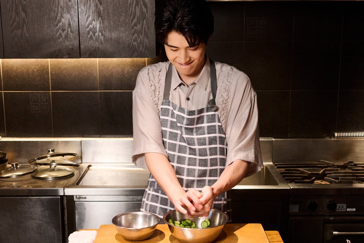 中沢元紀さんの板前さん入門、笠原将弘さんときゅうりチャンプルー作り。