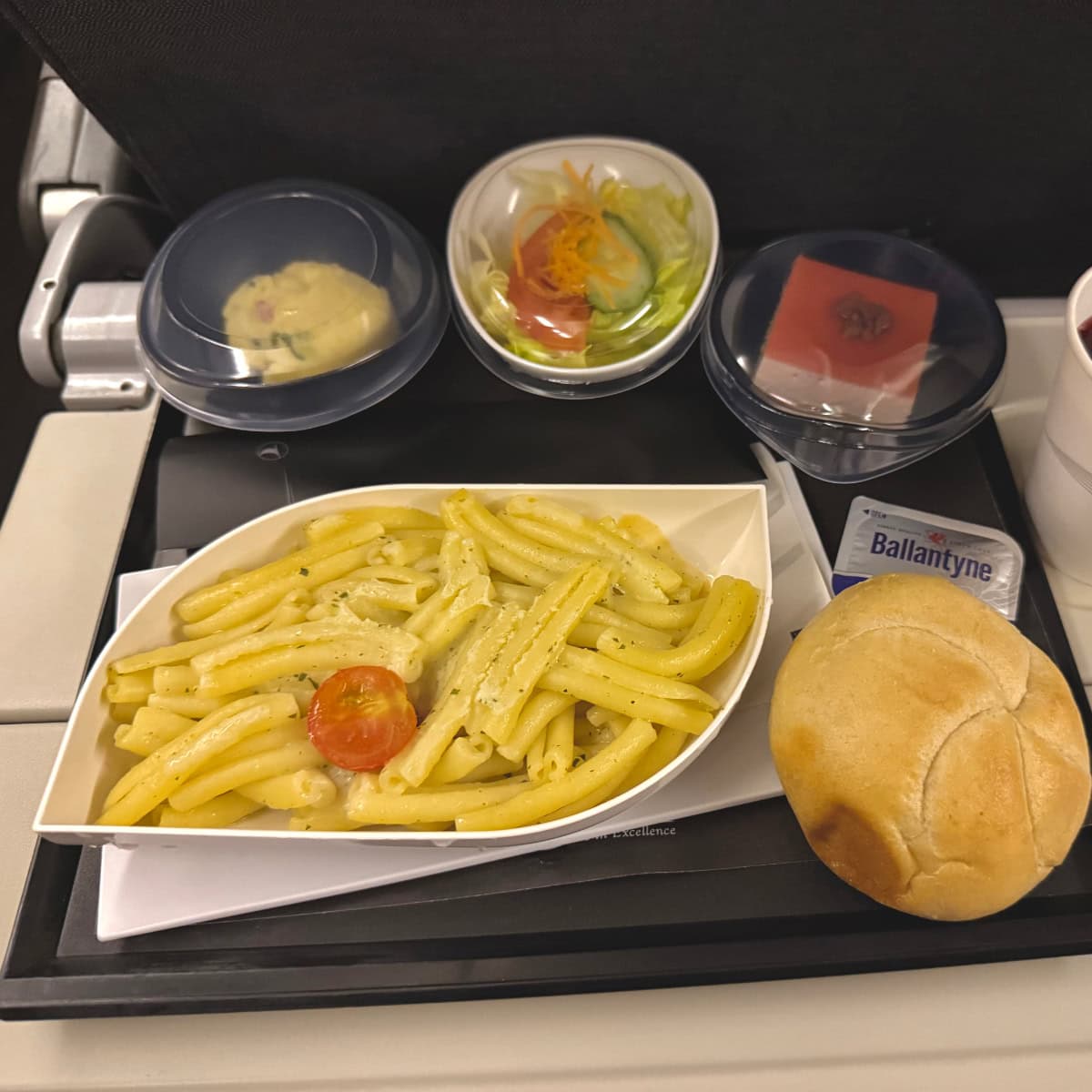ターキッシュエアラインズ、エコノミー、機内食、パスタ、カサレッチェ