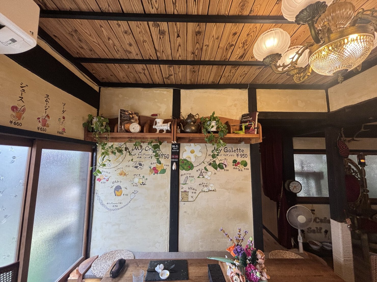 オアシス店内2