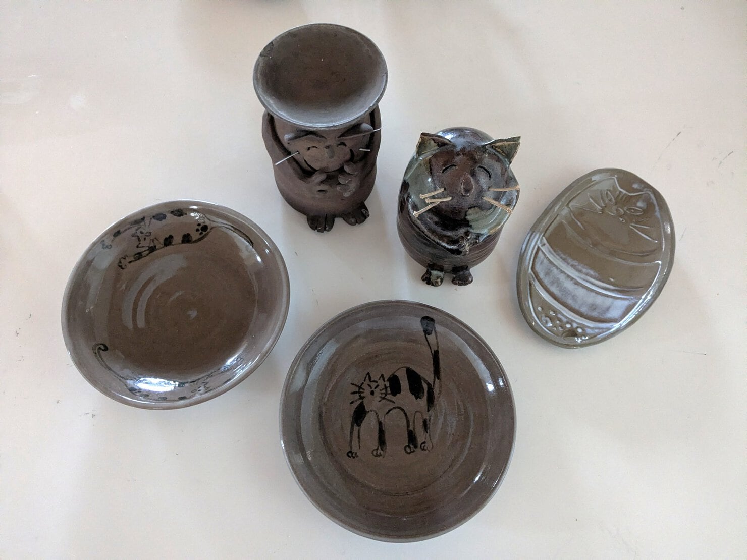 おばが作った猫シリーズの陶器