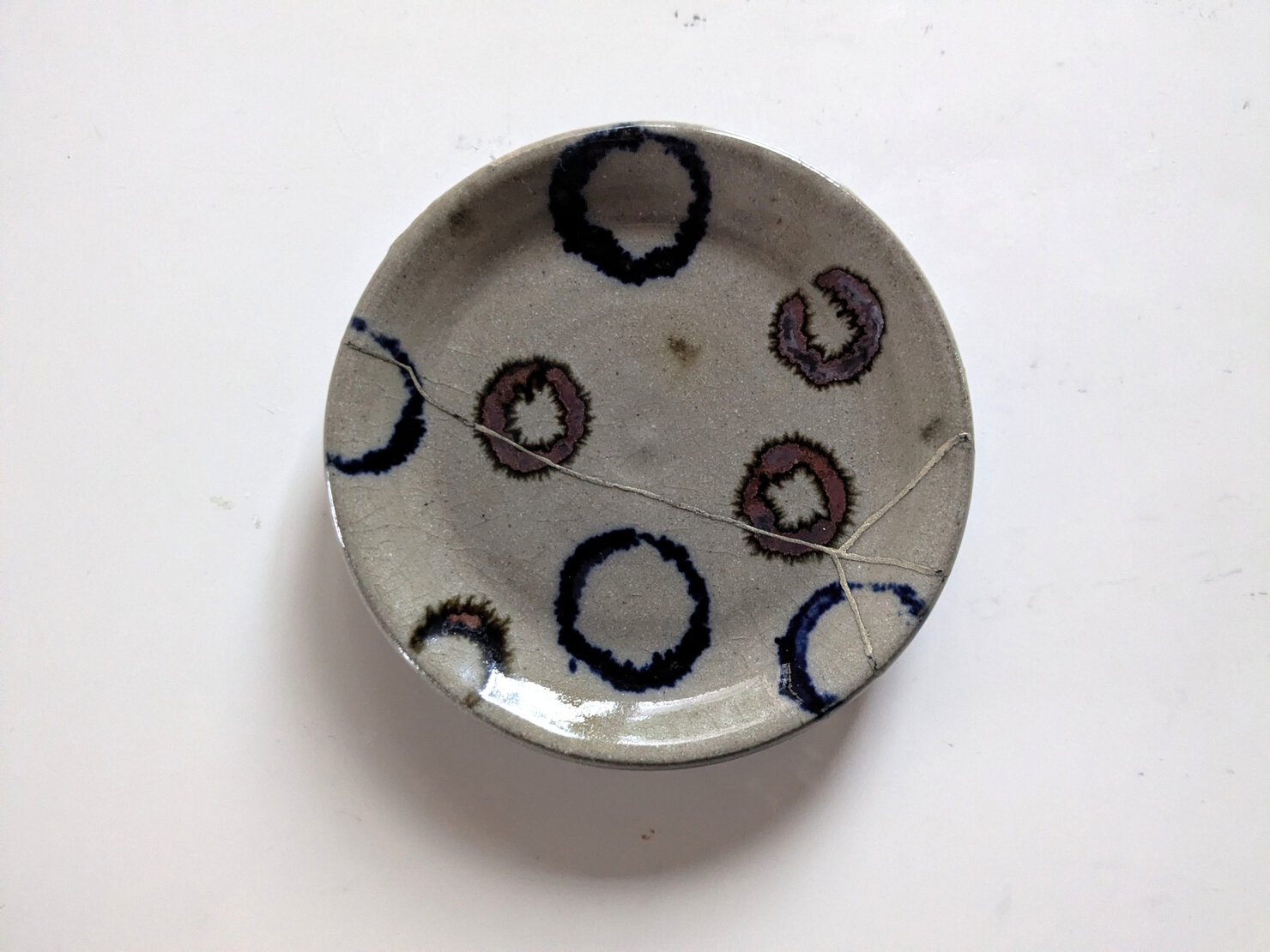 おばが作った陶器を金継ぎして再利用