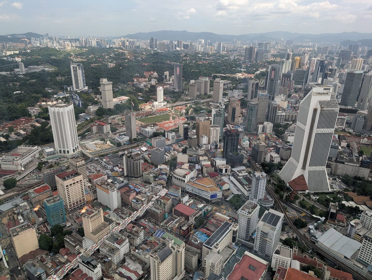 マレーシアの新たなランドマーク「ムルデカ118」の最上層に位置するホテルPark Hyatt Kuala Lumpur。