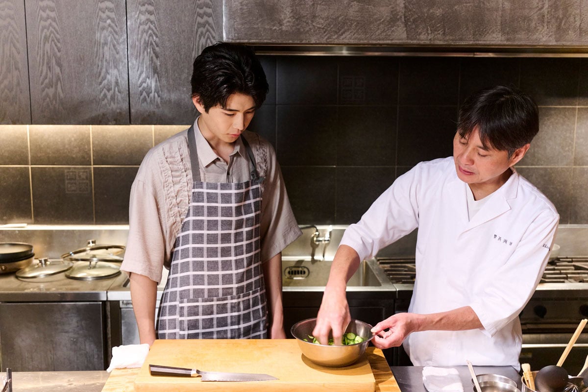 中沢元紀さんの板前さん入門、笠原将弘さんときゅうりチャンプルー作り。