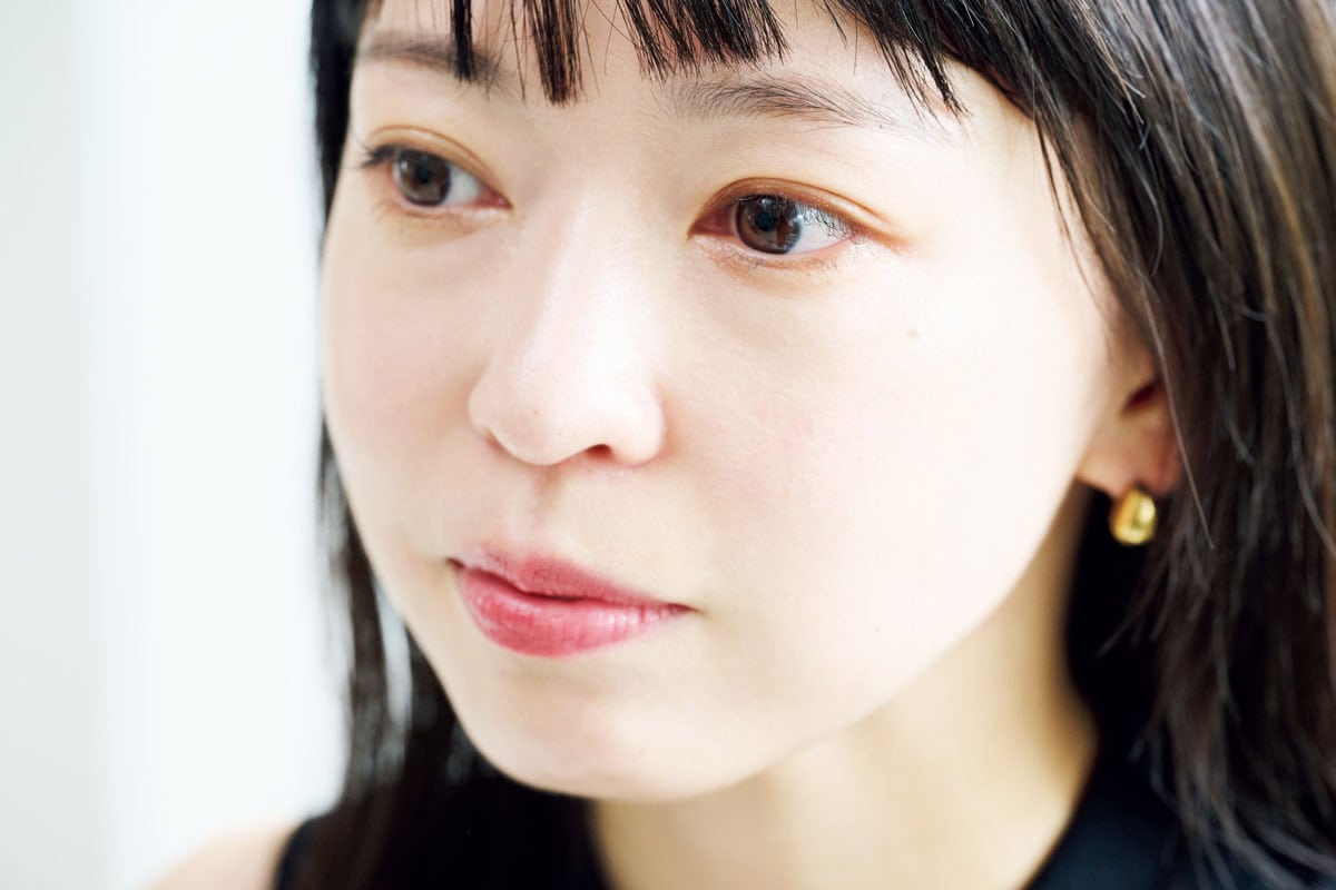 ポイントカラーをさりげなく添えてシンプルメイクのアクセントに