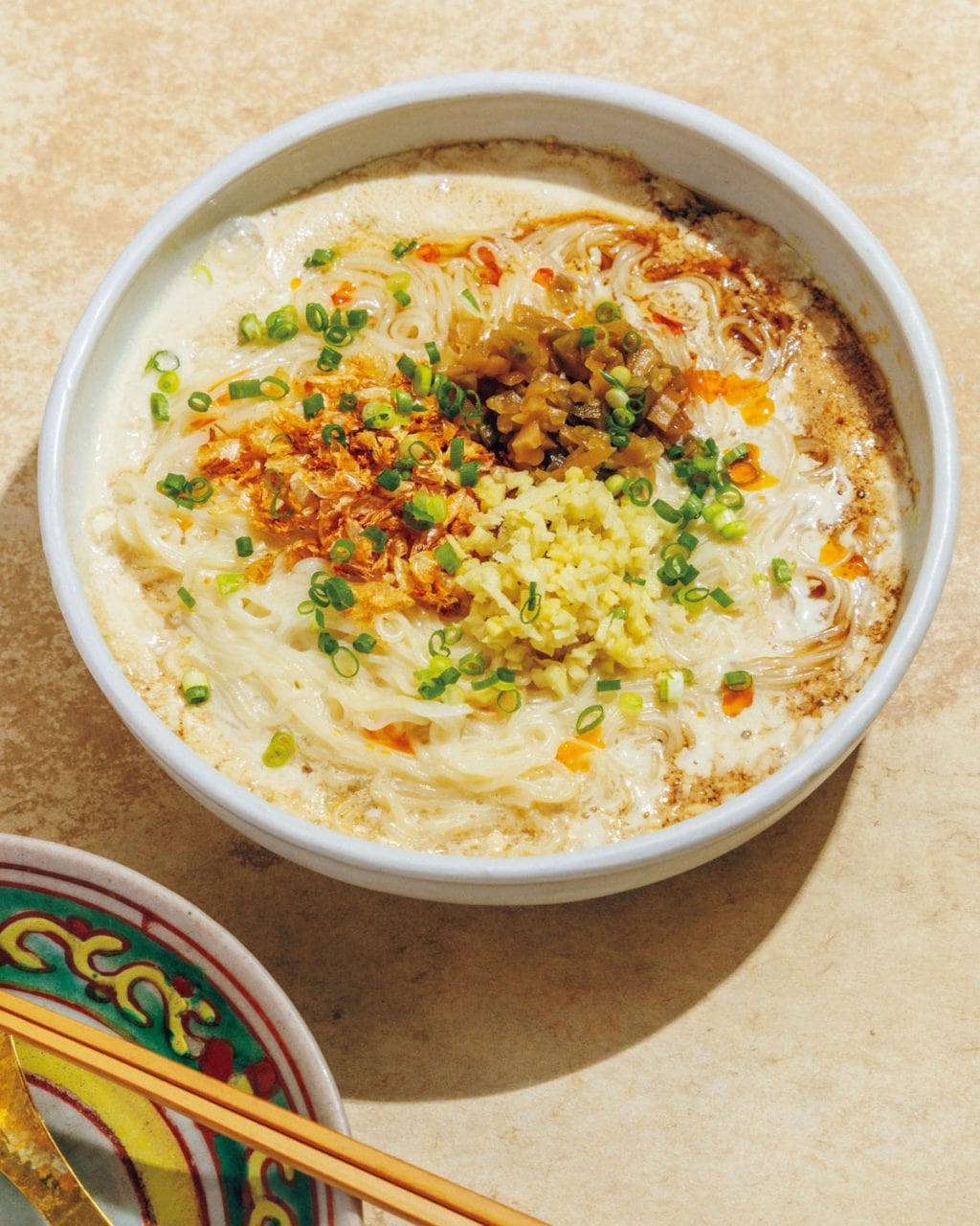 料理研究家・エダジュンさんのシェントウジャン風温麺レシピ