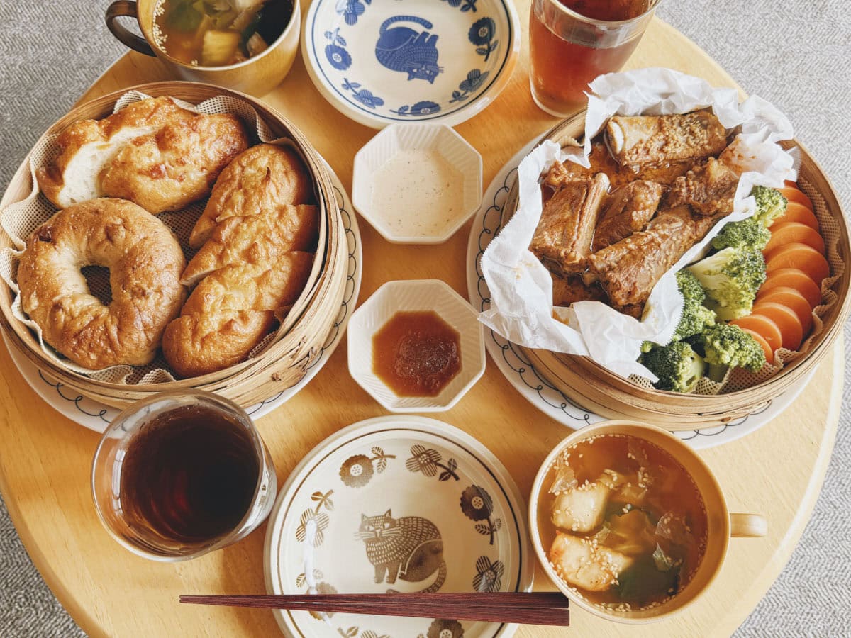 お昼は、せいろでごはんを作ることが多いです。材料を切って入れるだけなので、忙しい日でもおいしいごはんが食べられてしあわせ。食べる時間も、わたしの楽しみのひとつです。