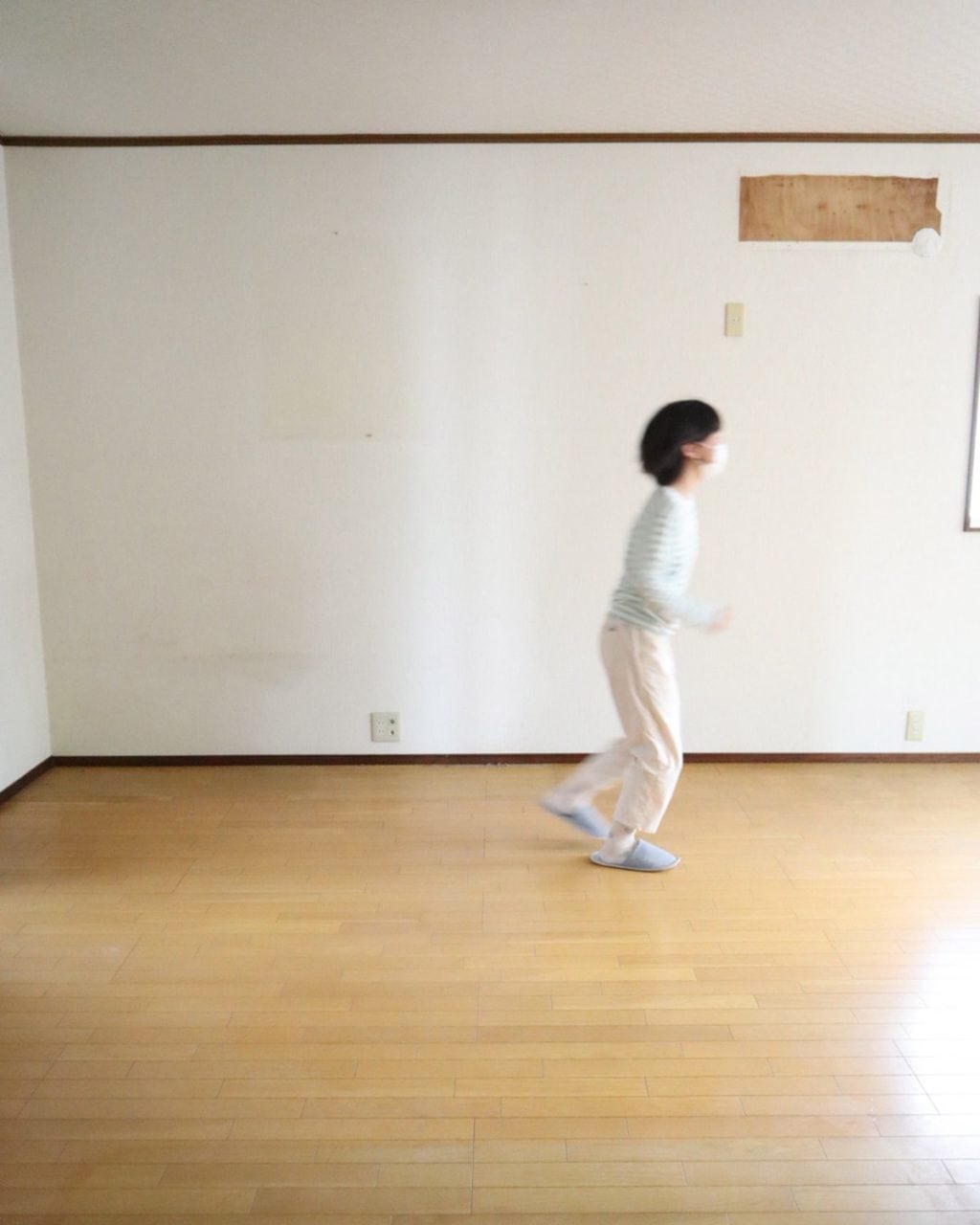 中古住宅を内見して喜ぶ娘。
