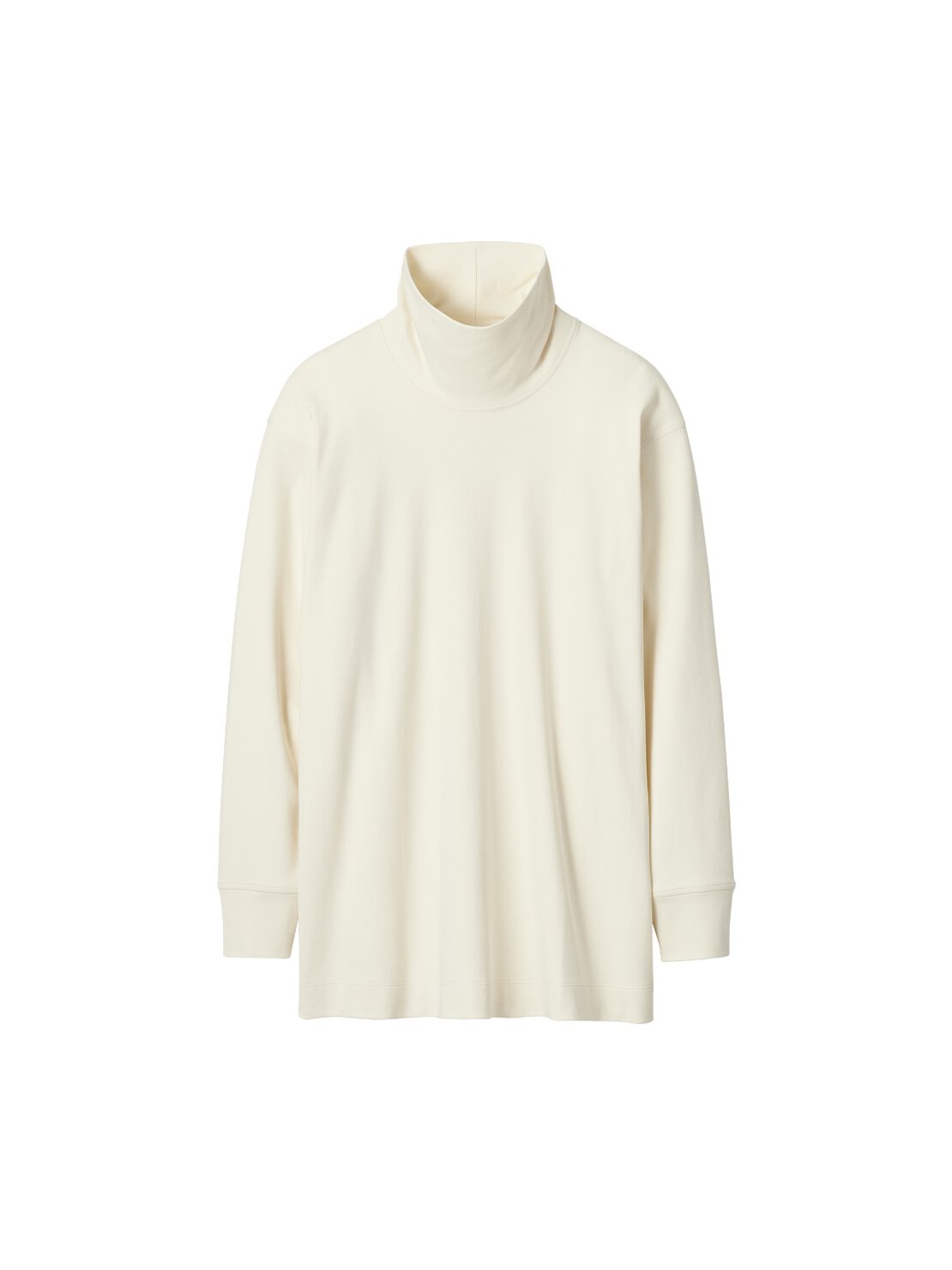 タートルネックロングT ¥2,990