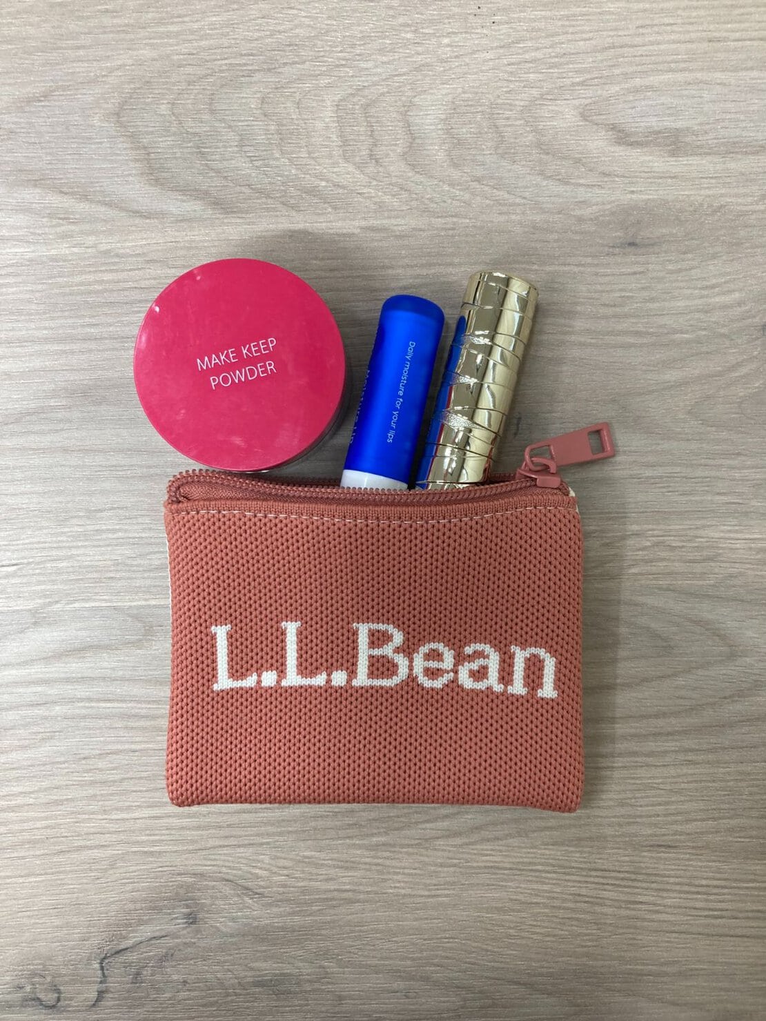 リンネル11月号付録L.L.Beanのポーチに入れたメイクお直しアイテム