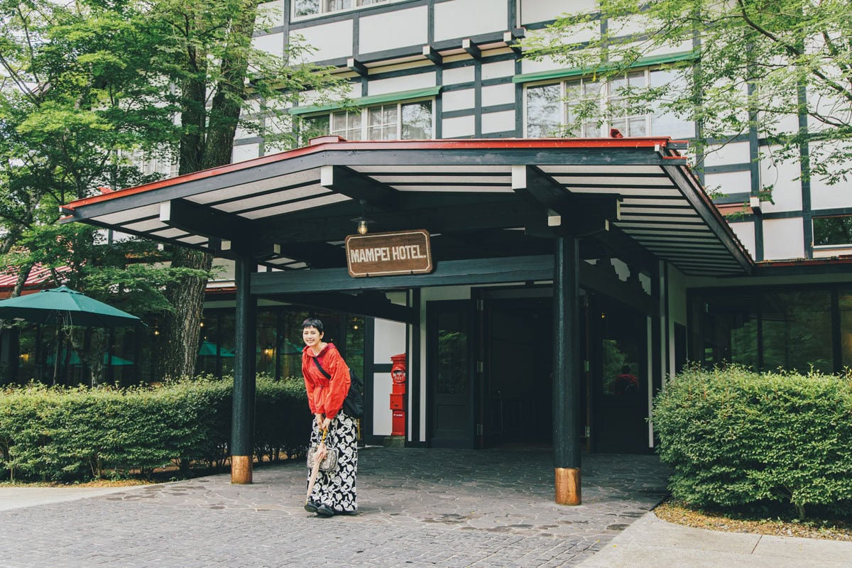 万平ホテルを起点に、歴史や建築に触れる軽井沢を旅した菊池亜希子さん