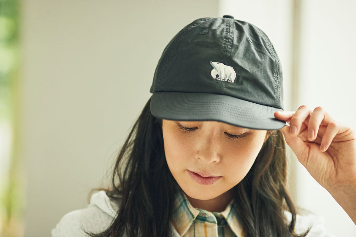 白クマの刺しゅうがアクセントに!