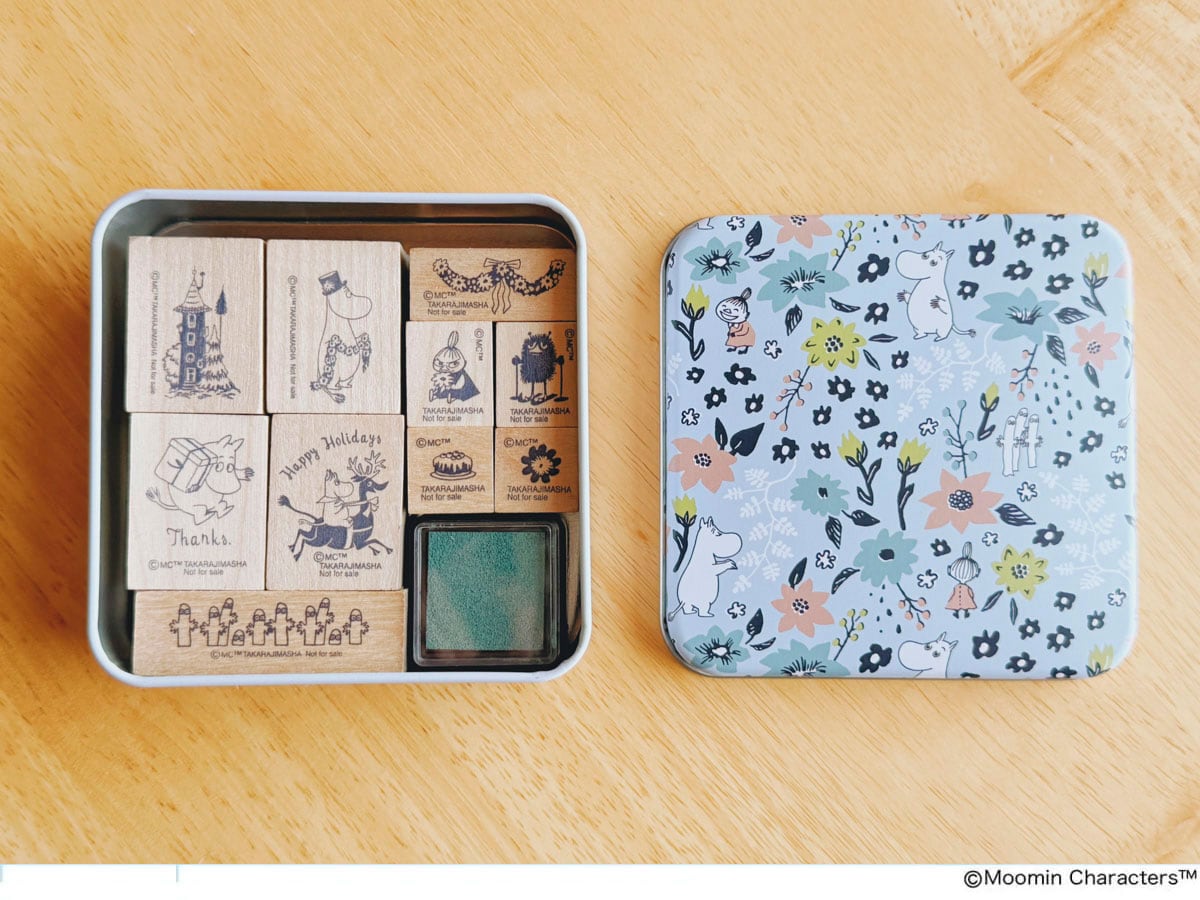 リンネル12月号付録、「ムーミンと仲間たち木製スタンプセット」。 かわいい缶の中に、ぎゅっと詰まっています。