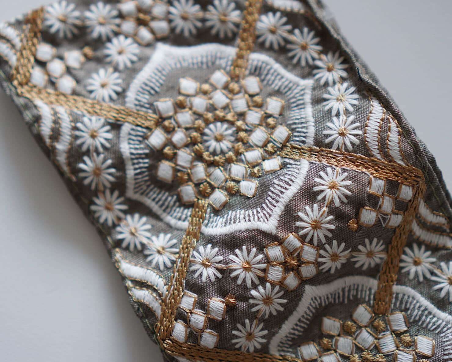 刺繍リボンアップ