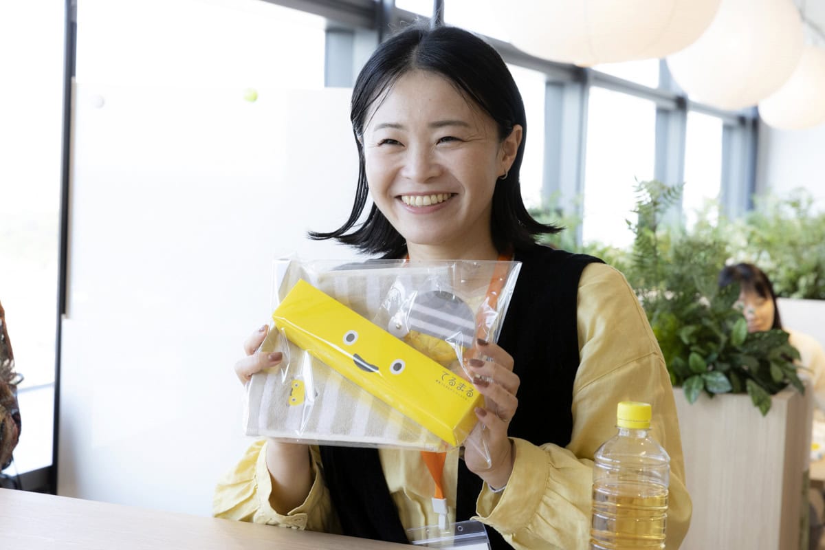 東急でんき&ガス「てるまる広報部」と暮らし部メンバーマキさんでグッズを考案