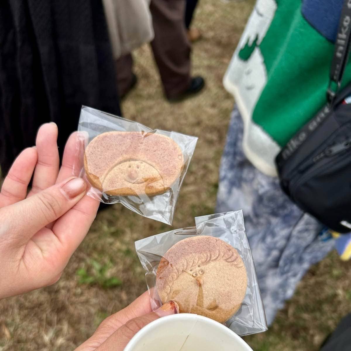 東京蚤の市の場内を巡っているときに出会った可愛いお顔のクッキー