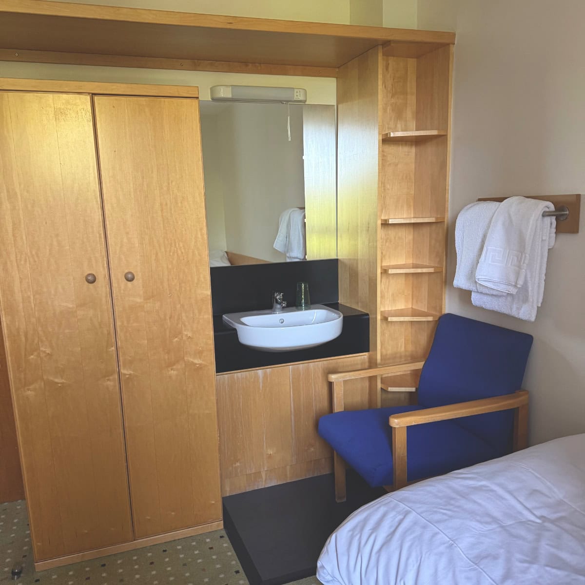 エディンバラ大学、エジンバラ大学、大学寮、Pollock Halls, Grant House シングルルーム3