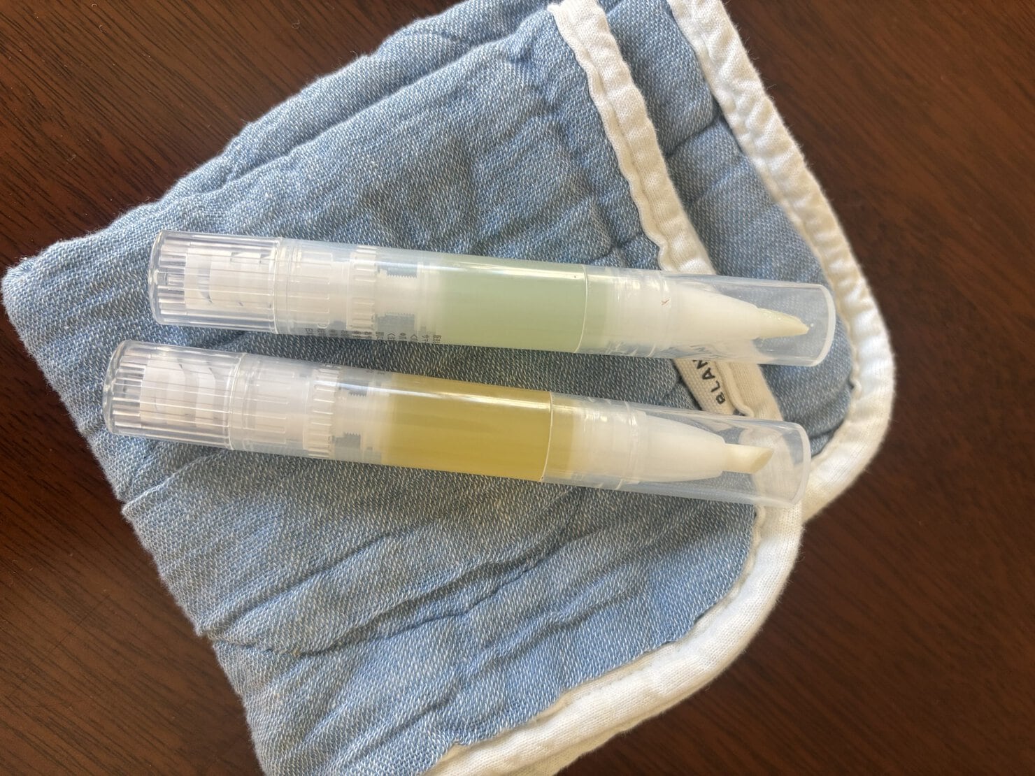 MUJIネイルケアオイル & 甘皮ケアオイル