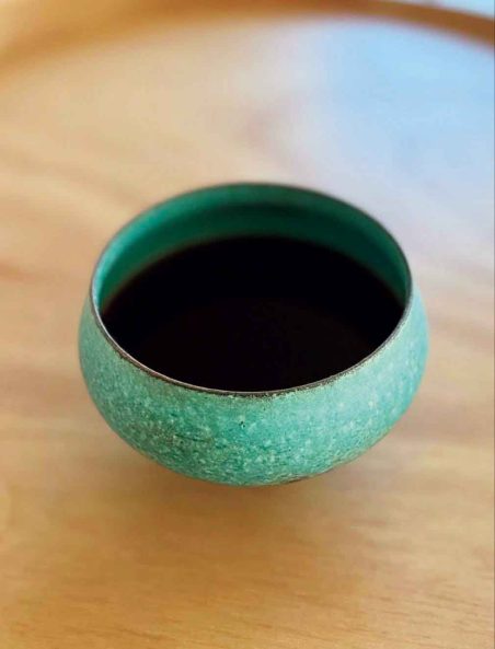 お気に入りの器で、仕事合間のコーヒー時間